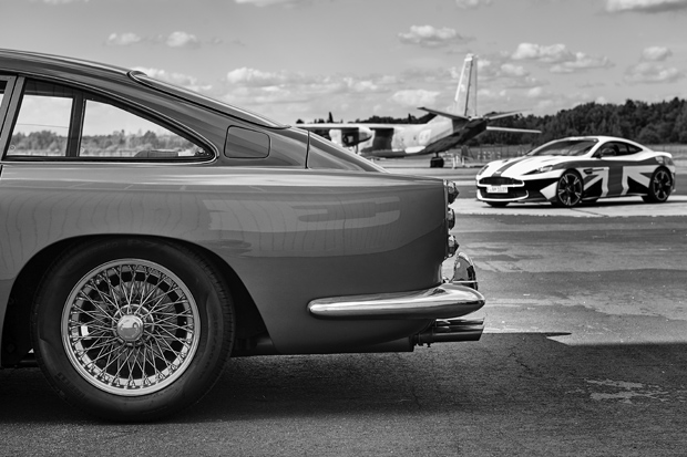 Aston Martin 10
